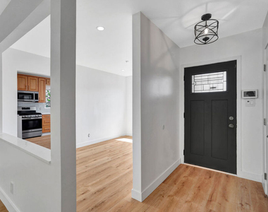 12801 Friar Street - Photo Thumbnail 3