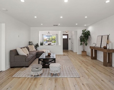 12801 Friar Street - Photo Thumbnail 9