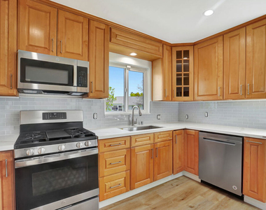12801 Friar Street - Photo Thumbnail 15