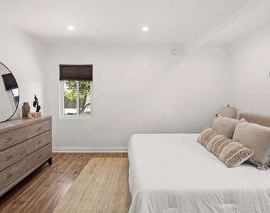 12801 Friar Street - Photo Thumbnail 19