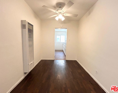 1146 N Formosa Avenue - Photo Thumbnail 2