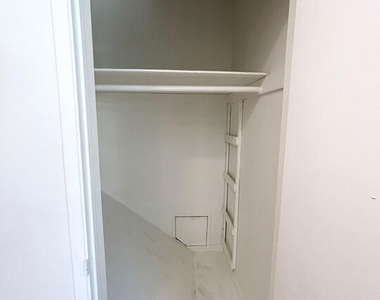 1146 N Formosa Avenue - Photo Thumbnail 8