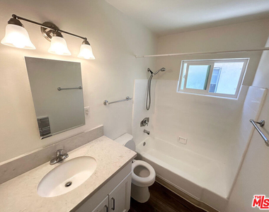 1146 N Formosa Avenue - Photo Thumbnail 7