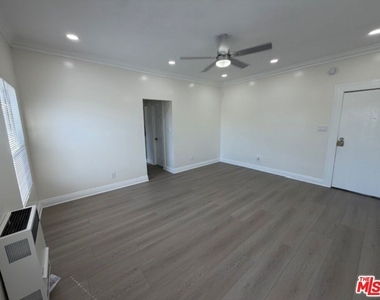 1117 S Westlake Avenue - Photo Thumbnail 2