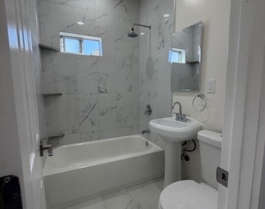1117 S Westlake Avenue - Photo Thumbnail 4