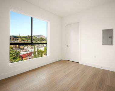 3651 Regal Place - Photo Thumbnail 28