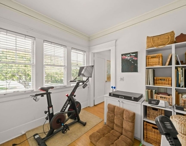 801 N Rodeo Drive - Photo Thumbnail 43