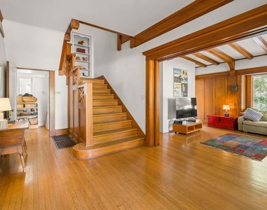 801 N Rodeo Drive - Photo Thumbnail 5