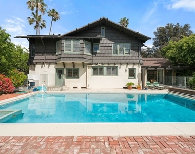 801 N Rodeo Drive - Photo Thumbnail 45
