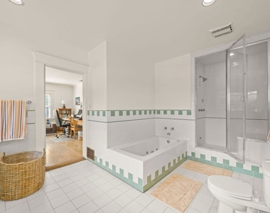 801 N Rodeo Drive - Photo Thumbnail 23