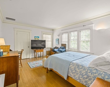 801 N Rodeo Drive - Photo Thumbnail 27
