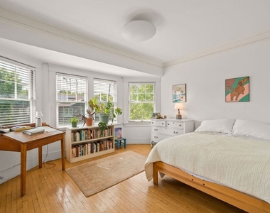 801 N Rodeo Drive - Photo Thumbnail 35