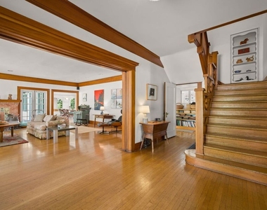 801 N Rodeo Drive - Photo Thumbnail 6