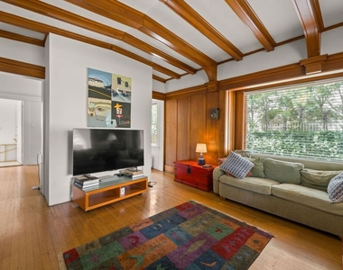 801 N Rodeo Drive - Photo Thumbnail 13
