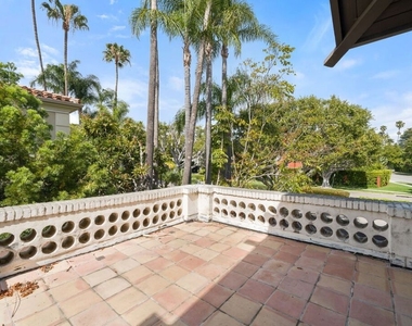 801 N Rodeo Drive - Photo Thumbnail 33