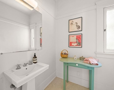 801 N Rodeo Drive - Photo Thumbnail 41