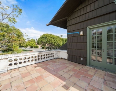 801 N Rodeo Drive - Photo Thumbnail 34