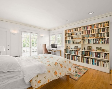 801 N Rodeo Drive - Photo Thumbnail 32