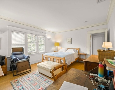 801 N Rodeo Drive - Photo Thumbnail 28