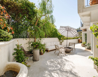 8706 Sunset Plaza Place - Photo Thumbnail 32
