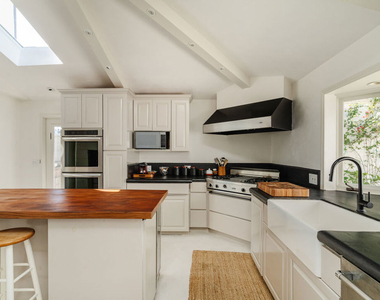 8706 Sunset Plaza Place - Photo Thumbnail 13