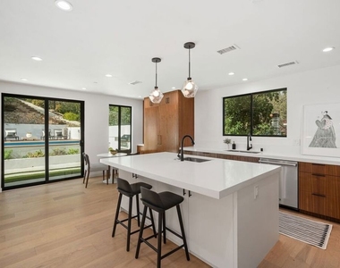 4545 Balboa Avenue - Photo Thumbnail 13