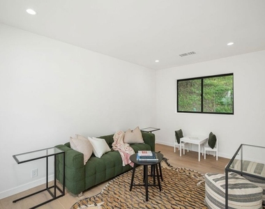 4545 Balboa Avenue - Photo Thumbnail 23