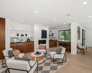 4545 Balboa Avenue - Photo Thumbnail 9