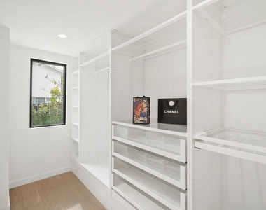 4545 Balboa Avenue - Photo Thumbnail 29