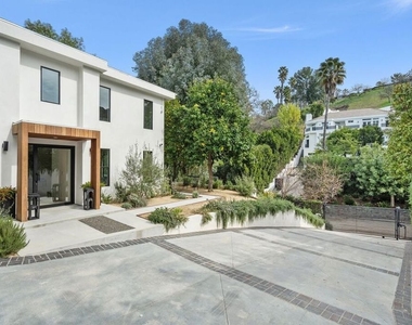 4545 Balboa Avenue - Photo Thumbnail 3