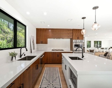 4545 Balboa Avenue - Photo Thumbnail 14