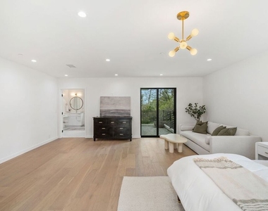 4545 Balboa Avenue - Photo Thumbnail 28