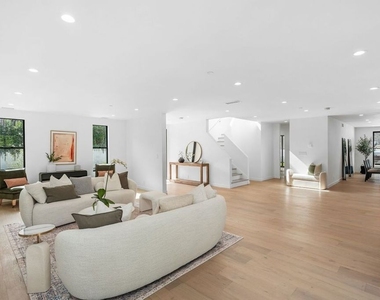 4545 Balboa Avenue - Photo Thumbnail 7