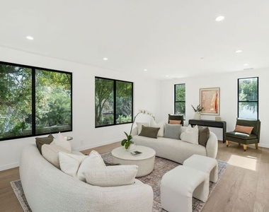 4545 Balboa Avenue - Photo Thumbnail 6