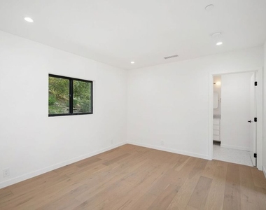 4545 Balboa Avenue - Photo Thumbnail 35
