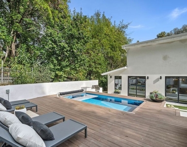 4545 Balboa Avenue - Photo Thumbnail 39