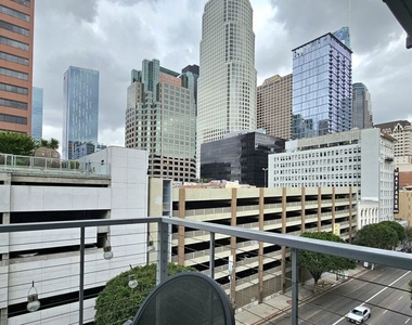 645 W 9th Street - Photo Thumbnail 18