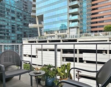 645 W 9th Street - Photo Thumbnail 14