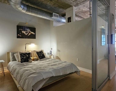 645 W 9th Street - Photo Thumbnail 2