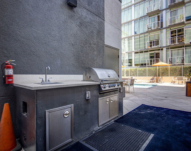 645 W 9th Street - Photo Thumbnail 26