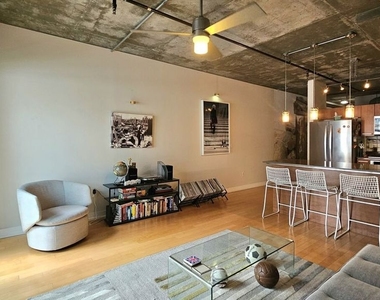 645 W 9th Street - Photo Thumbnail 12