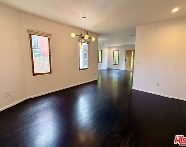 4248 Lexington Avenue - Photo Thumbnail 9