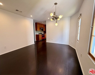 4248 Lexington Avenue - Photo Thumbnail 7