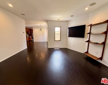 4248 Lexington Avenue - Photo Thumbnail 5