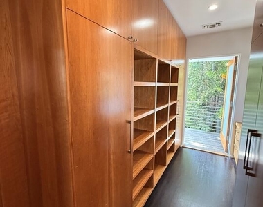 4248 Lexington Avenue - Photo Thumbnail 12
