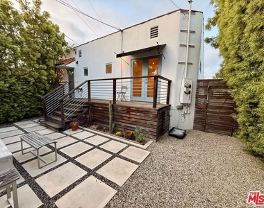 4248 Lexington Avenue - Photo Thumbnail 16