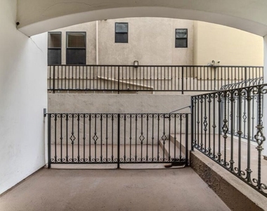10913 Whipple Street - Photo Thumbnail 7
