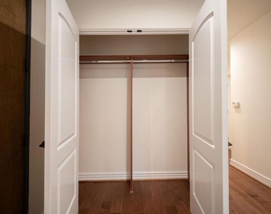 10913 Whipple Street - Photo Thumbnail 27