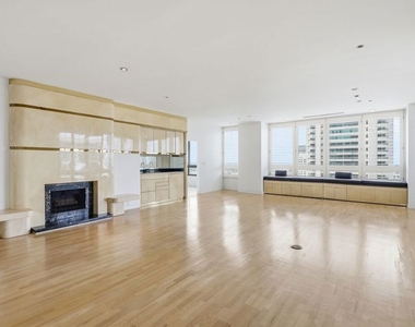 10430 Wilshire Boulevard - Photo Thumbnail 7