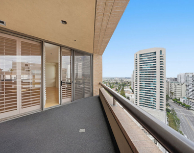 10430 Wilshire Boulevard - Photo Thumbnail 11